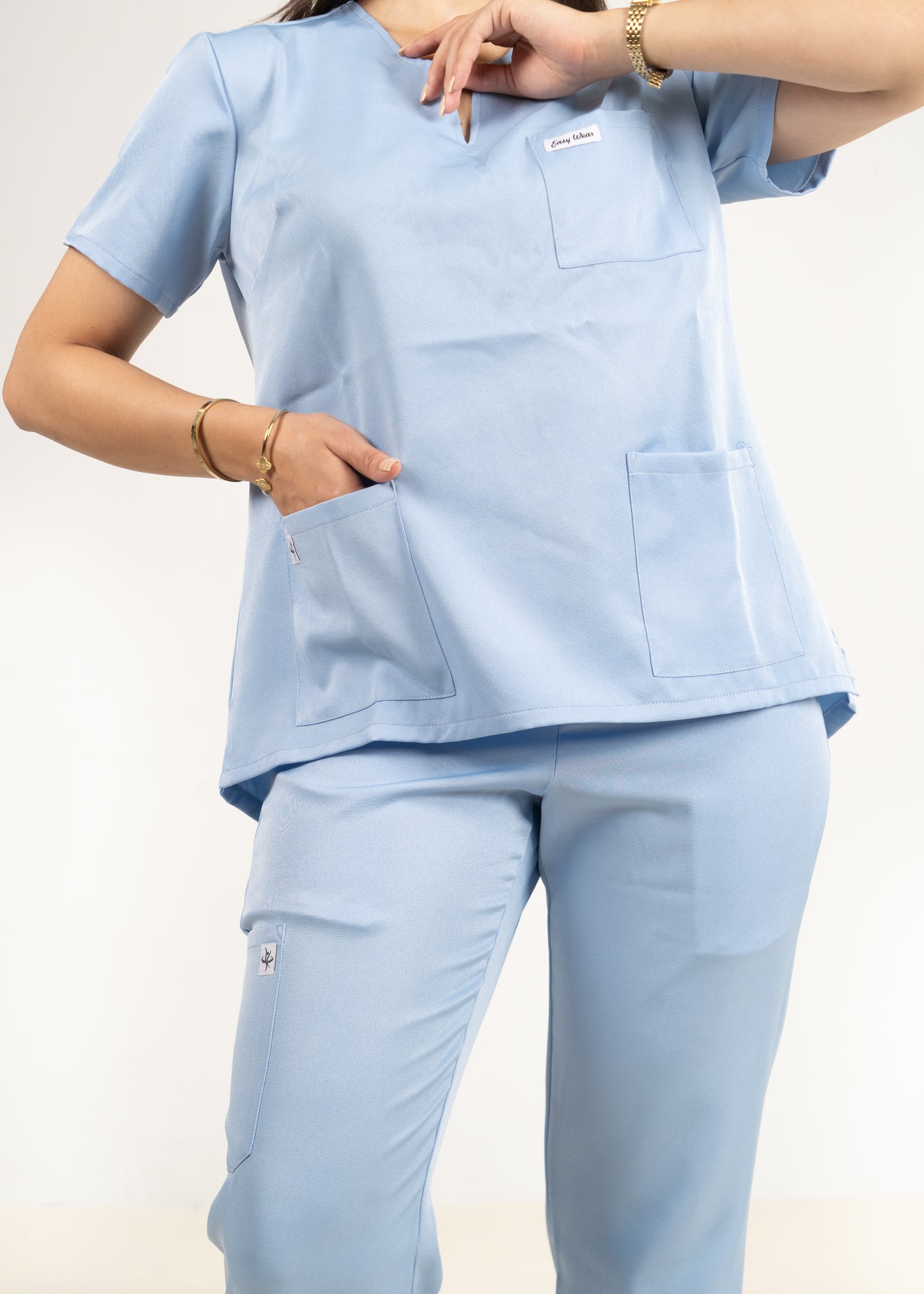 Bleu Ciel Scrubs - Col Tunisien